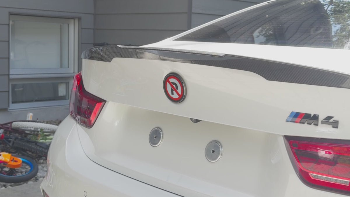 Dot badge animation close-up